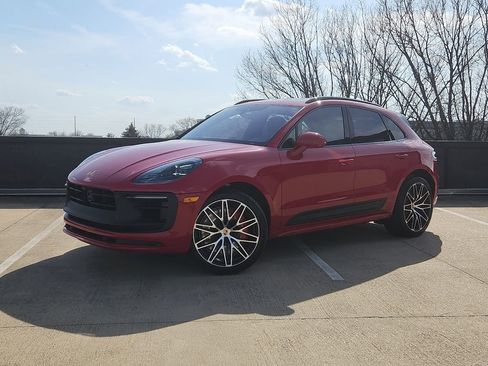 New 2026 Porsche Macan GTS image 1