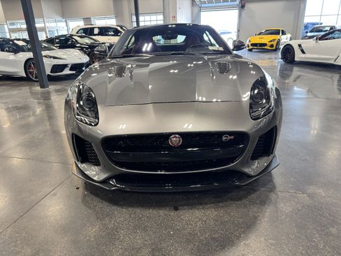 Used 2017 Jaguar F-TYPE SVR image 8