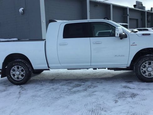 Used 2024 RAM 3500 Laramie w/ Towing Technology Group AWD/4WD image 9