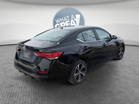 Used 2023 Nissan Sentra SV image 3