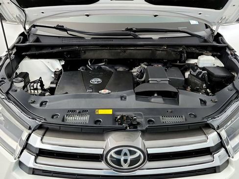 Used 2019 Toyota Highlander Limited AWD/4WD image 15