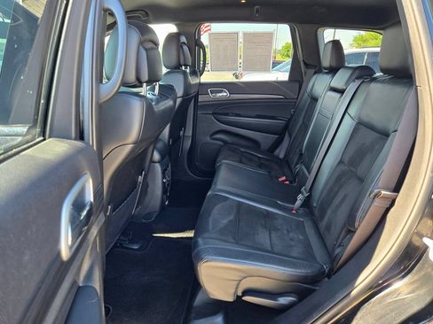 Used 2020 Jeep Grand Cherokee Altitude AWD/4WD image 30