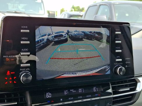 Certified 2021 Toyota Sienna XLE FWD image 23