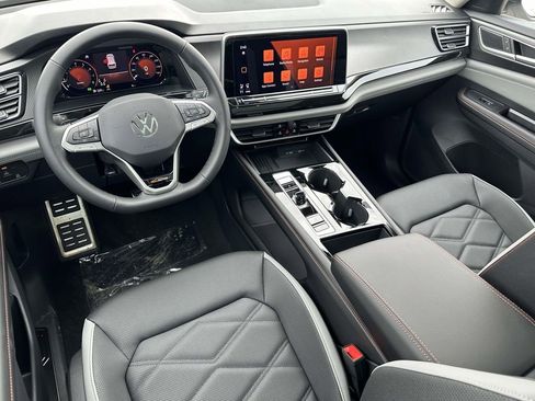 New 2026 Volkswagen Atlas Peak Edition image 11