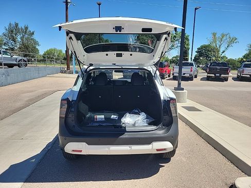 New 2025 Nissan Kicks SR FWD image 13