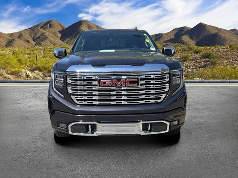 Used 2023 GMC Sierra 1500 Denali w/ Denali Reserve Package AWD/4WD image 3