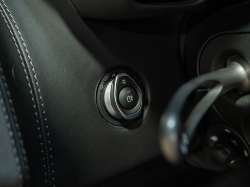 Used 2019 McLaren 570S Coupe RWD image 49