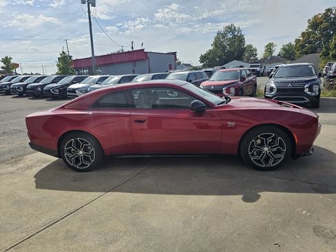 Used 2024 Dodge Charger R/T w/ Plus Group image 8