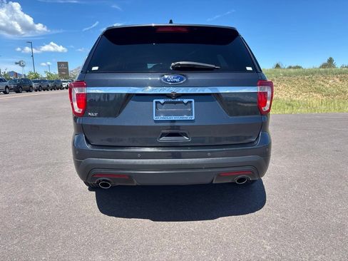 Used 2017 Ford Explorer XLT w/ Equipment Group 202A FWD image 6
