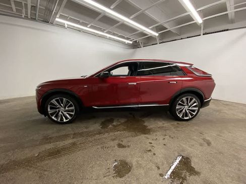 Certified 2024 Cadillac Lyriq Luxury w/ LPO, Floor Liner Package image 3