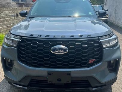 Used 2025 Ford Explorer ST