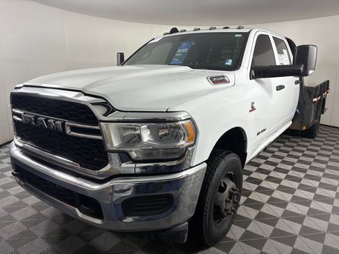 Used 2022 RAM 3500 Tradesman w/ Chrome Appearance Group image 3
