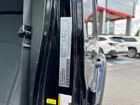 Used 2025 Jeep Wrangler Unlimited Sahara AWD/4WD image 42