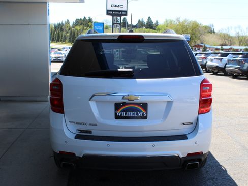 Used 2017 Chevrolet Equinox Premier w/ Enhanced Convenience Package AWD/4WD image 4