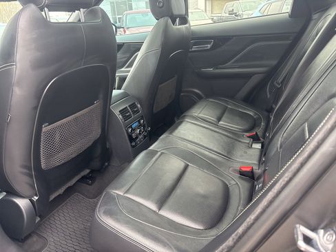 Used 2019 Jaguar F-PACE R-Sport image 8