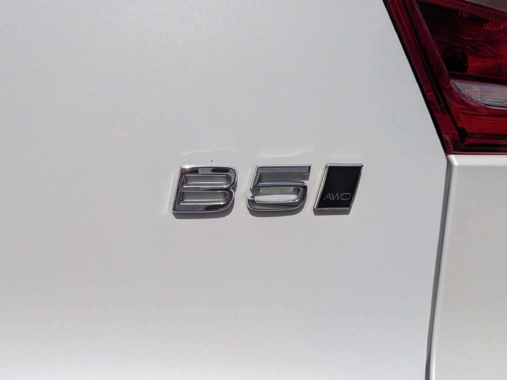 Used 2025 Volvo XC40 B5 Core AWD/4WD image 17