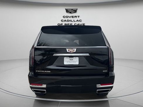 Used 2025 Cadillac Escalade Premium Luxury image 8