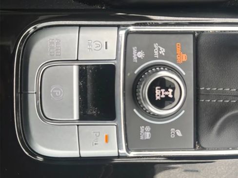 Used 2025 Kia Telluride S AWD/4WD image 13