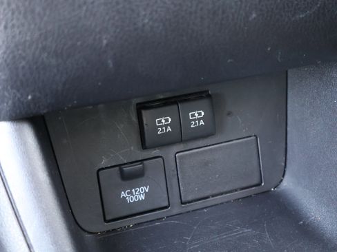 Used 2019 Toyota Highlander SE w/ Protection Package #3 AWD/4WD image 18