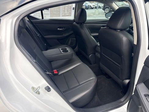 Used 2025 Nissan Sentra SR w/ SR Premium Package image 30