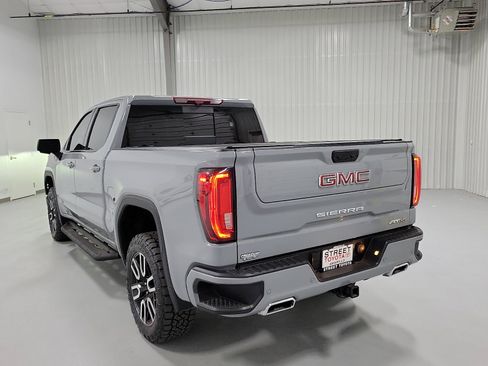 Used 2024 GMC Sierra 1500 AT4 w/ Technology Package AWD/4WD image 6
