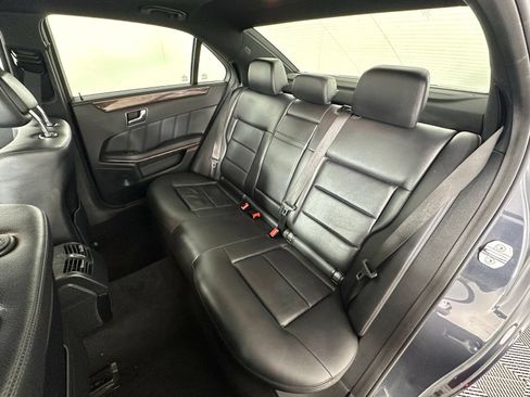 Used 2011 Mercedes-Benz E 350 4MATIC Sedan image 26