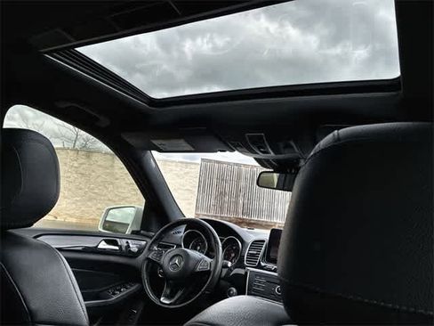 Used 2019 Mercedes-Benz GLE 400 4MATIC image 23