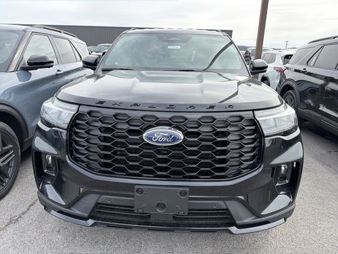 New 2026 Ford Explorer ST-Line AWD/4WD image 3