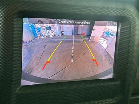 Used 2019 Jeep Wrangler Unlimited Sahara image 18