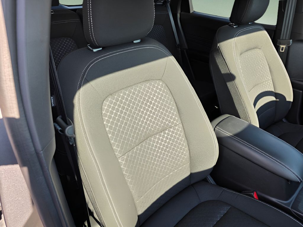 Certified 2024 Ford Escape Active AWD/4WD image 34