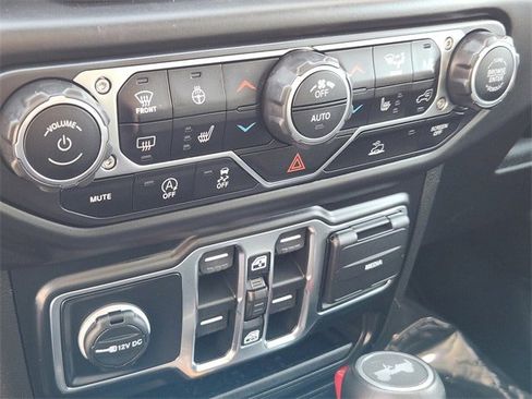 Used 2022 Jeep Wrangler Unlimited Sahara w/ Cold Weather Group image 20