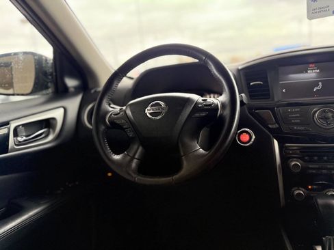 Used 2020 Nissan Pathfinder SV image 51