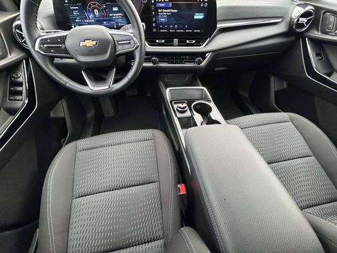 Used 2026 Chevrolet Equinox LT AWD/4WD image 15