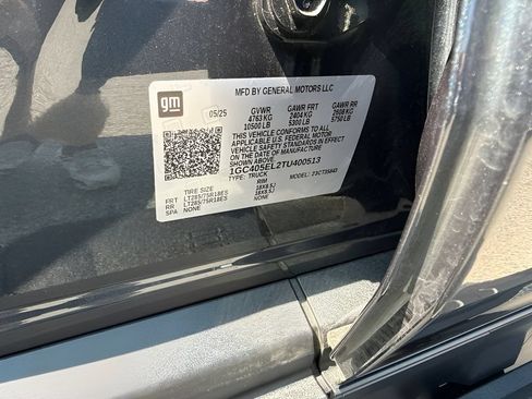 Used 2026 Chevrolet Silverado EV Trail Boss AWD/4WD image 40