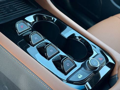 New 2025 VinFast VF 8 Plus AWD/4WD image 28