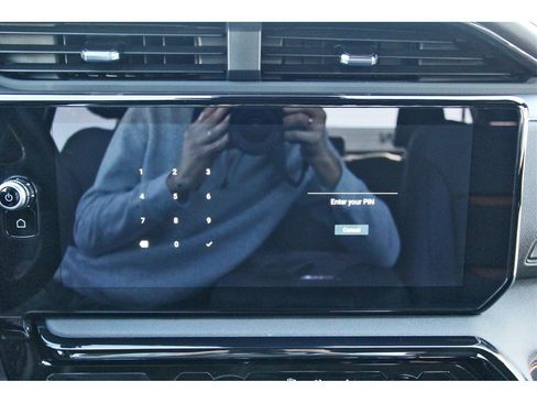 Used 2025 GMC Sierra 2500 AT4 image 19