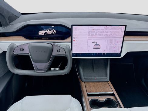 Used 2022 Tesla Model X image 13