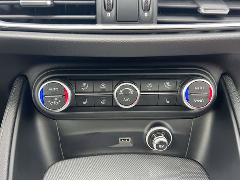 Used 2023 Alfa Romeo Stelvio Veloce image 23