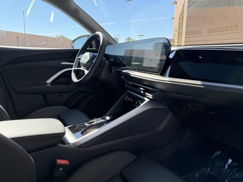 Used 2025 Audi Q5 Premium Plus w/ Premium Plus image 38