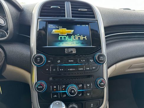 Used 2015 Chevrolet Malibu LT image 22
