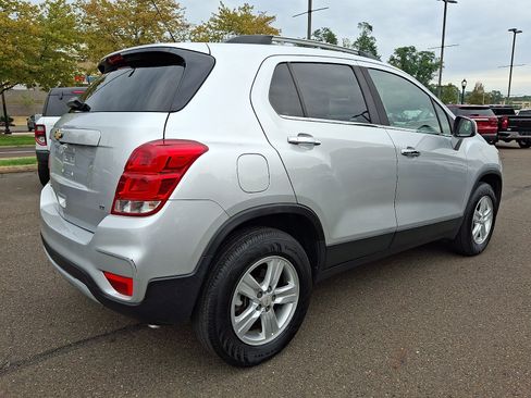 Used 2019 Chevrolet Trax LT w/ LT Convenience Package AWD/4WD image 5