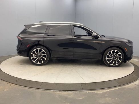 Used 2025 Lincoln Nautilus Black Label AWD/4WD image 6