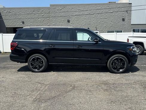 Used 2023 Ford Expedition Max Limited AWD/4WD image 2