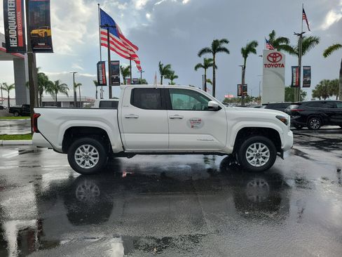 Certified 2025 Toyota Tacoma SR5 image 13