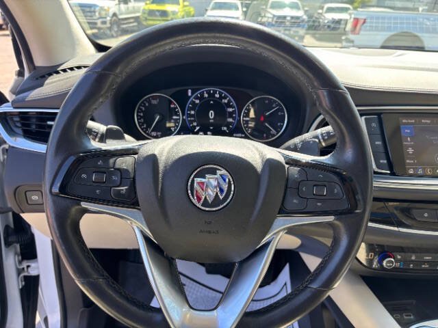 Used 2022 Buick Enclave Avenir w/ Avenir Technology Package AWD/4WD image 15