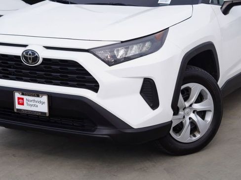 Used 2022 Toyota RAV4 LE FWD image 5