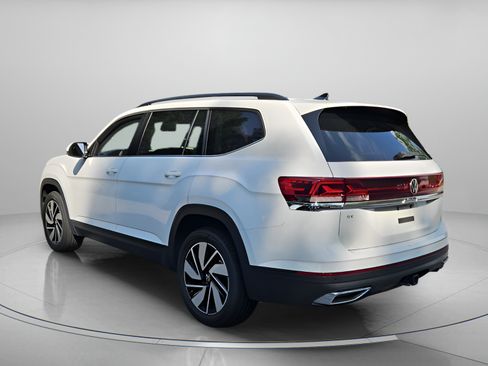 Used 2025 Volkswagen Atlas SE FWD image 3