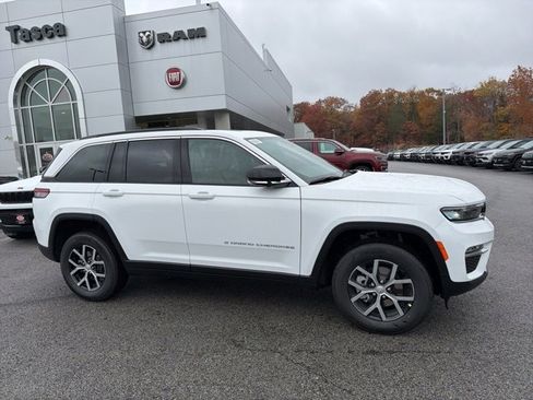 New 2025 Jeep Grand Cherokee Limited image 2