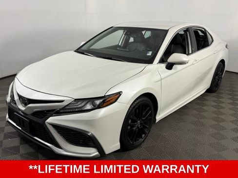 Used 2023 Toyota Camry XSE FWD image 3