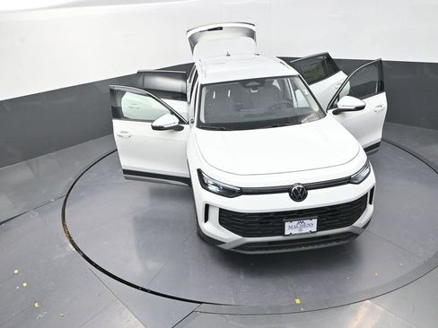 New 2026 Volkswagen Tiguan SE AWD/4WD image 29